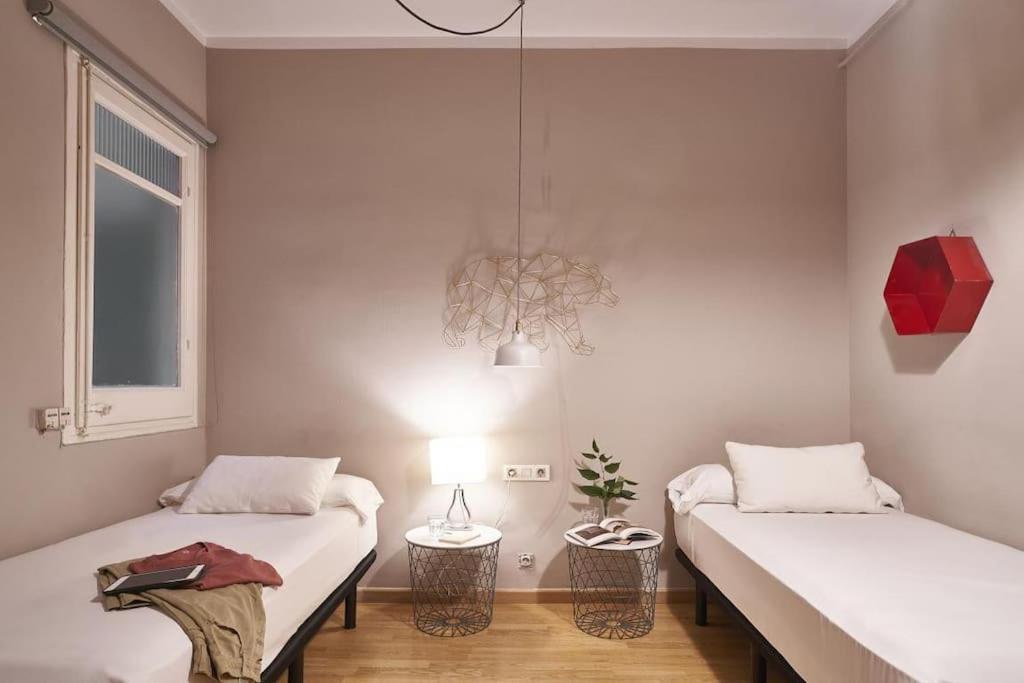 Magnificent 4 Bedroom Apartment In Eixample Barcelona Exterior photo